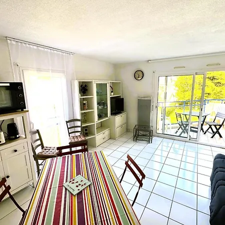 Large Studio On The Seafront Pornichet